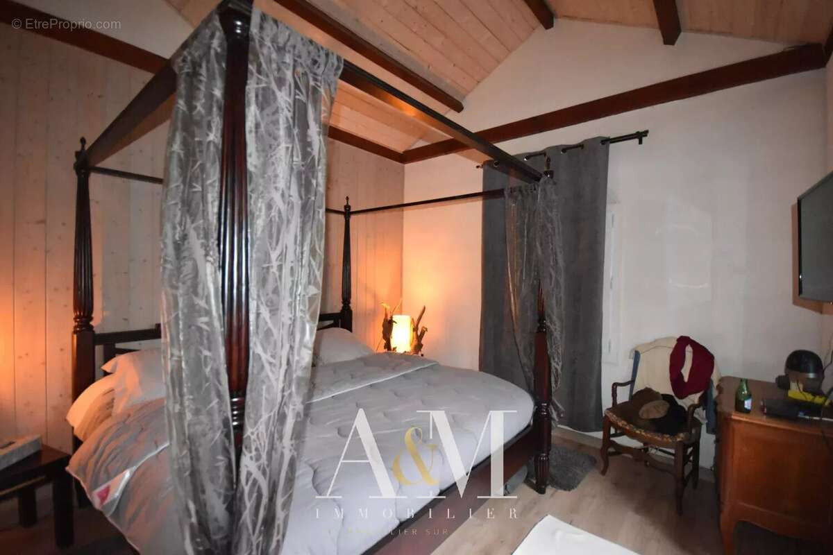 Maison à ARES