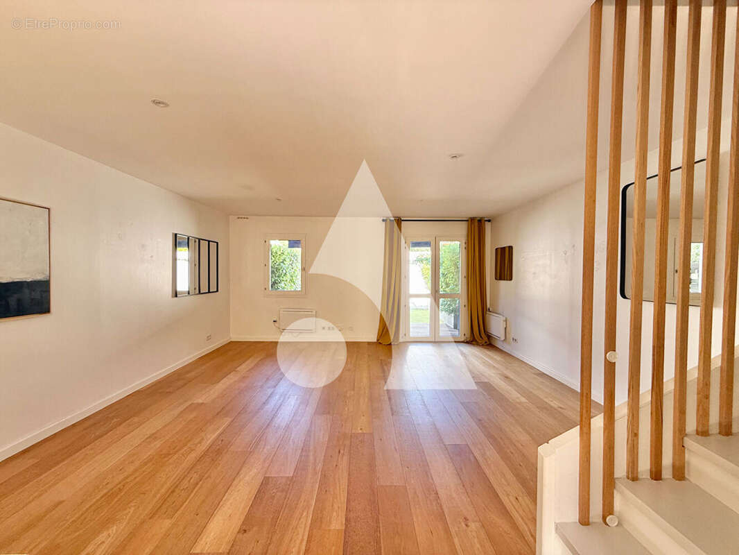 Maison à LE THOLONET