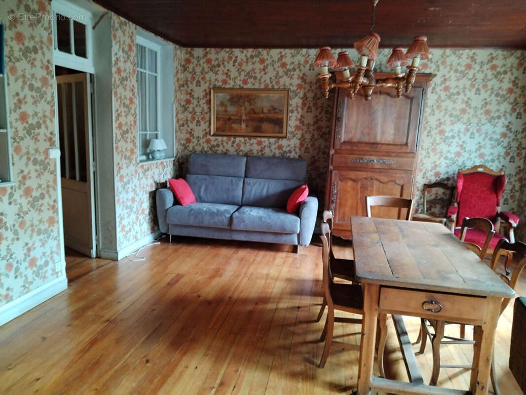 Maison à LE PIZOU