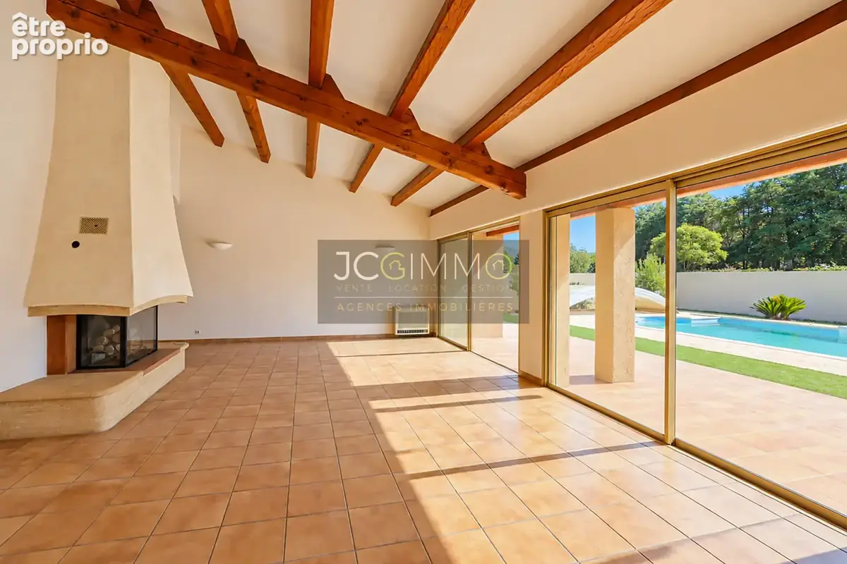 Villa T5 de 210m2 sur un terrain de 813m2 avec T2 indépendant - photo 4