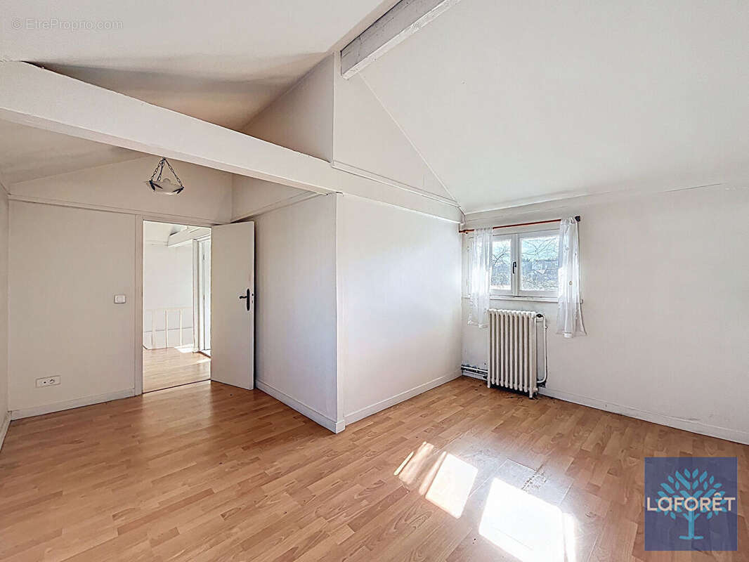 Maison à VIGNEUX-SUR-SEINE