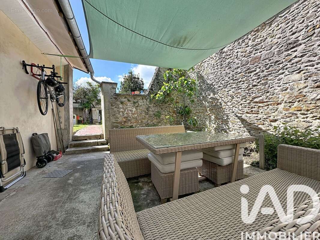 Maison 105 m² à Bombon  - photo 4