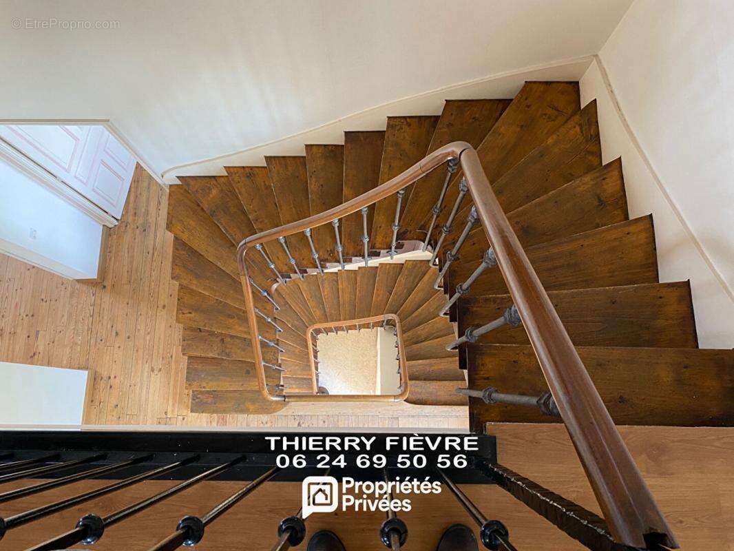 A  VENDRE 86120 LES TROIS MOUTIERS Maison bourgeoise de 299 m2 avec jardin et dépendance - photo 13