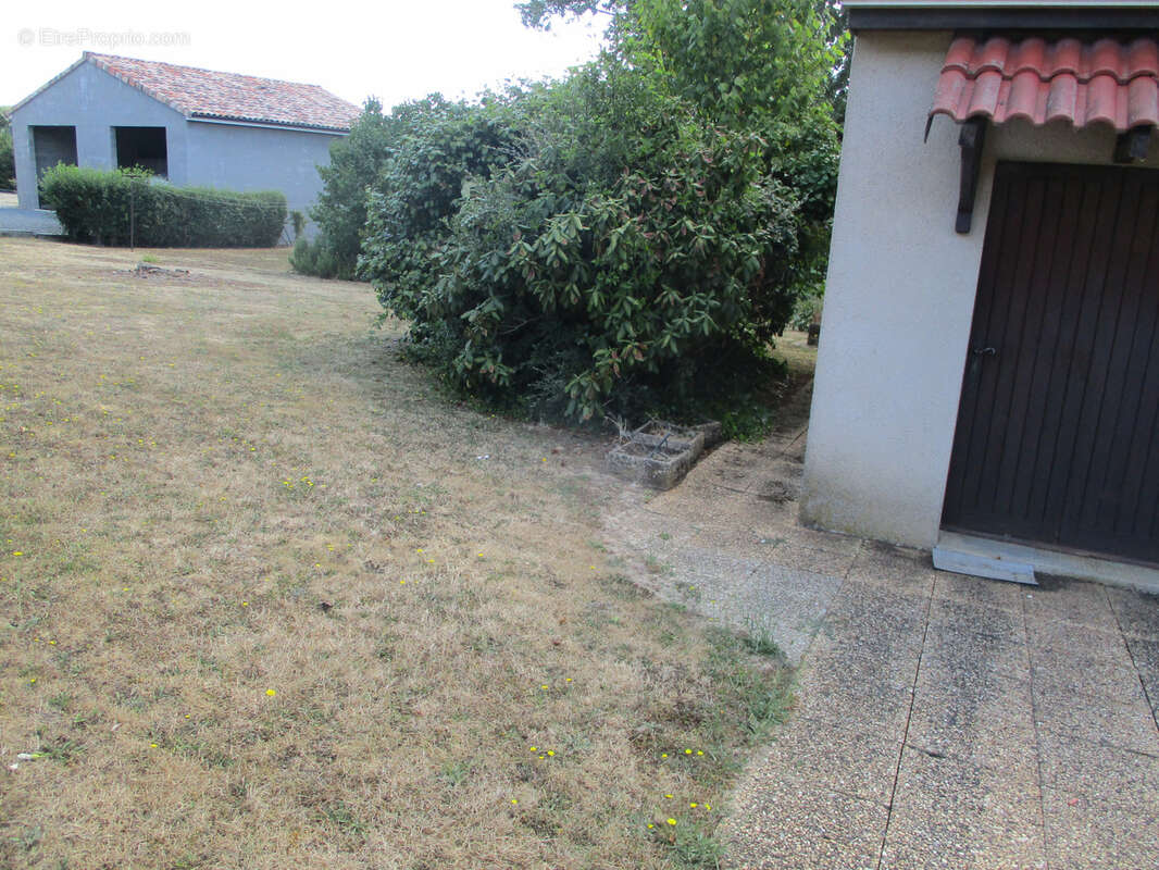 Maison à CEAUX-EN-COUHE