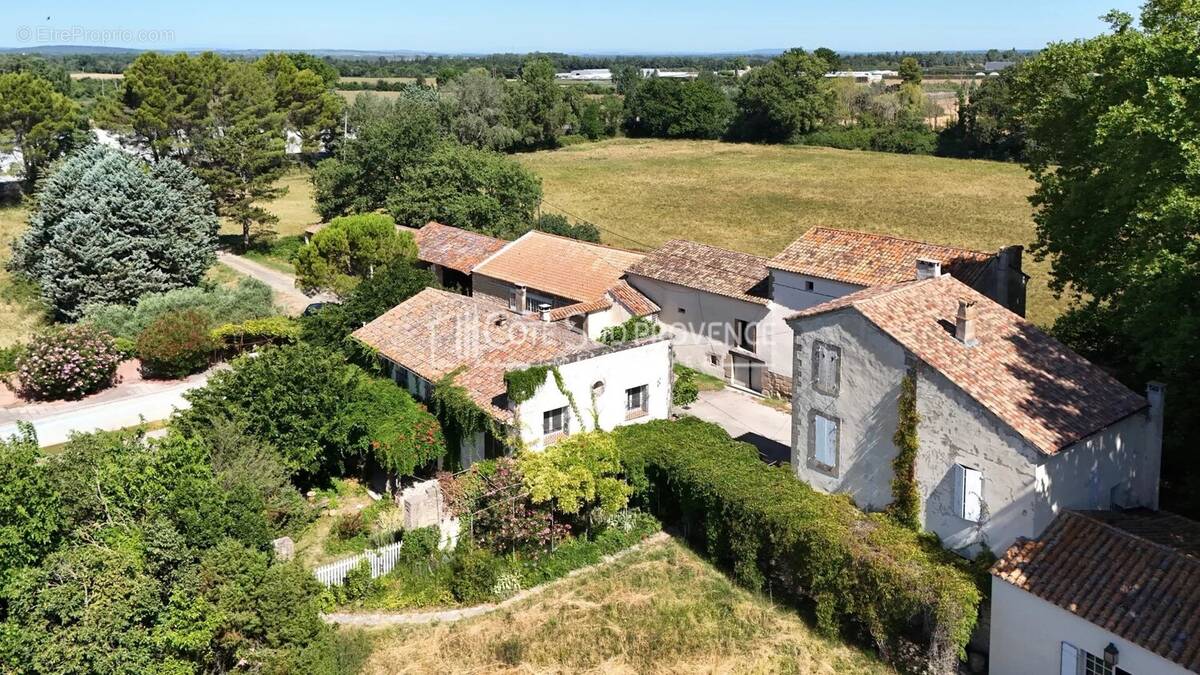 Maison à PERNES-LES-FONTAINES