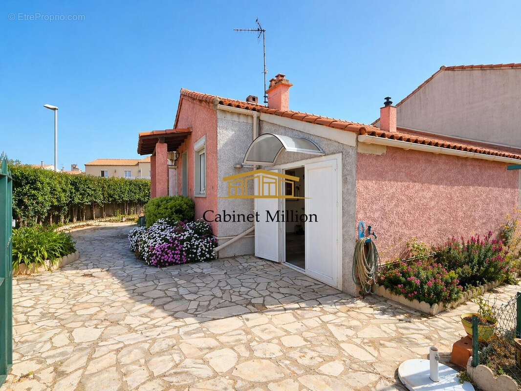 Maison à VIC-LA-GARDIOLE