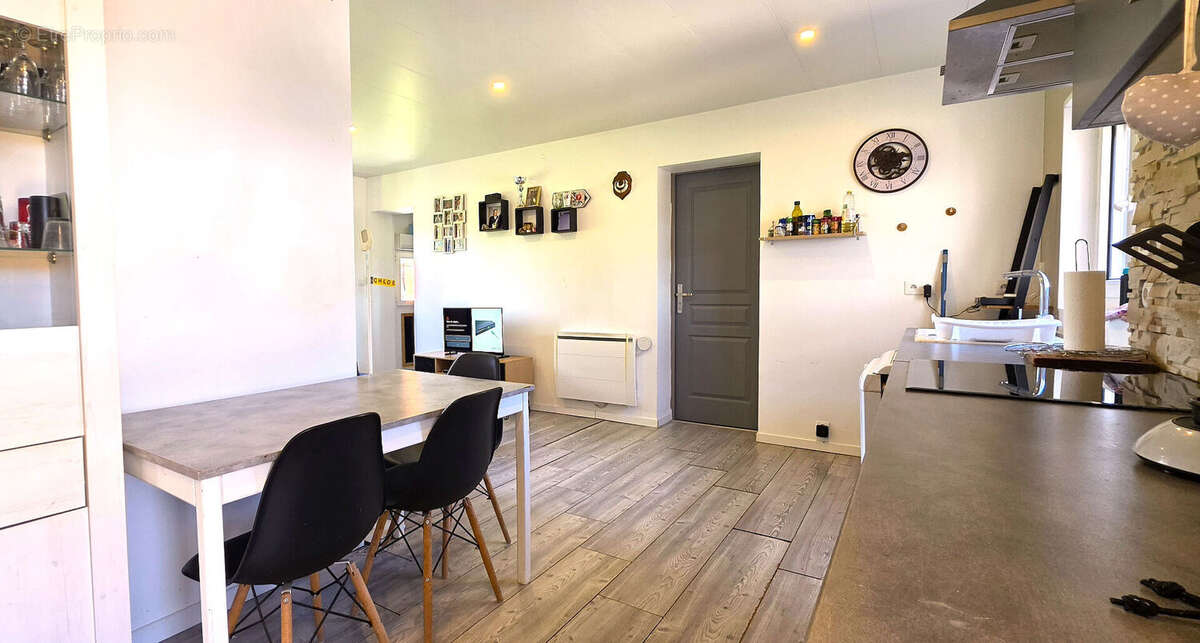 Maison à THOUROTTE