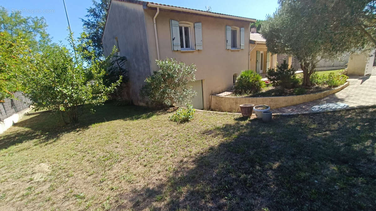 Maison à ROUSSAS