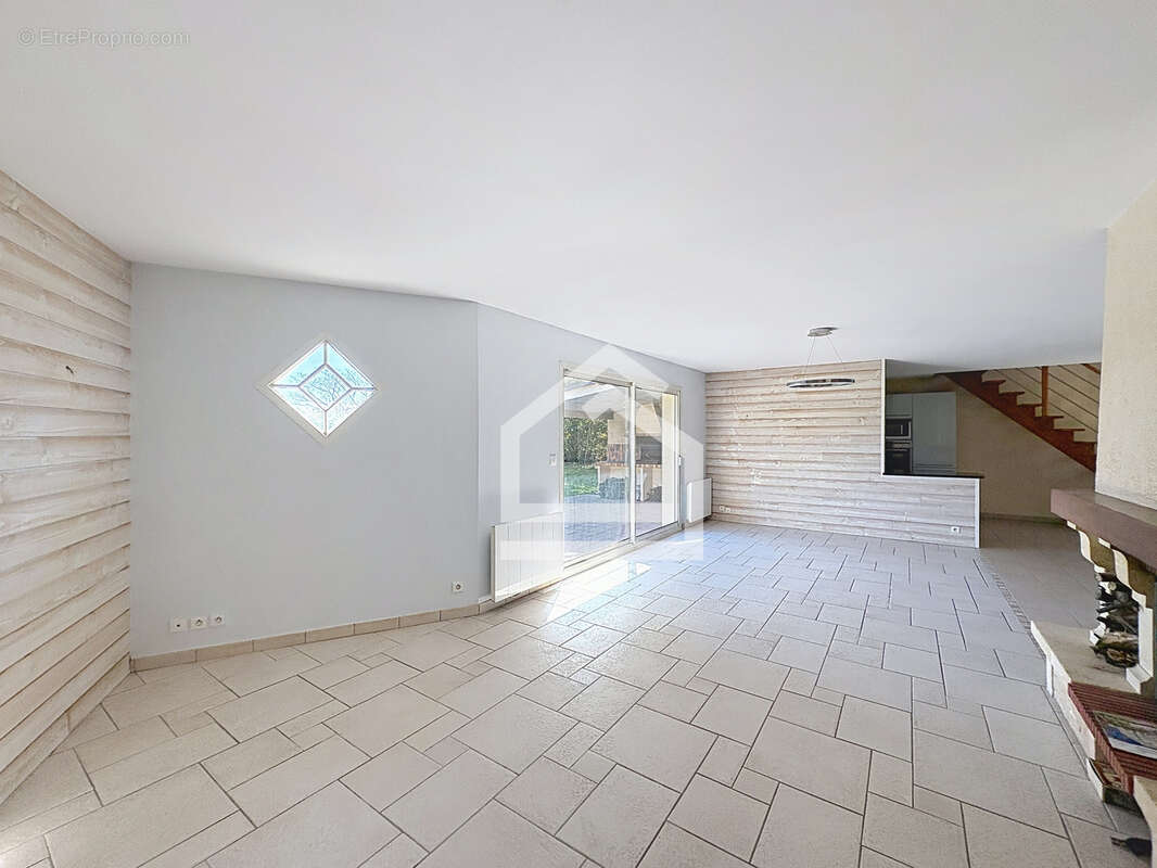 Maison 7 pièces 5 chambres avec garage - photo 7