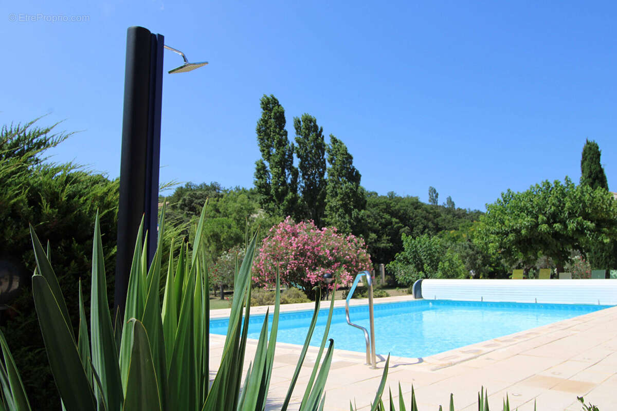 Maison à SAINTE-CECILE-LES-VIGNES