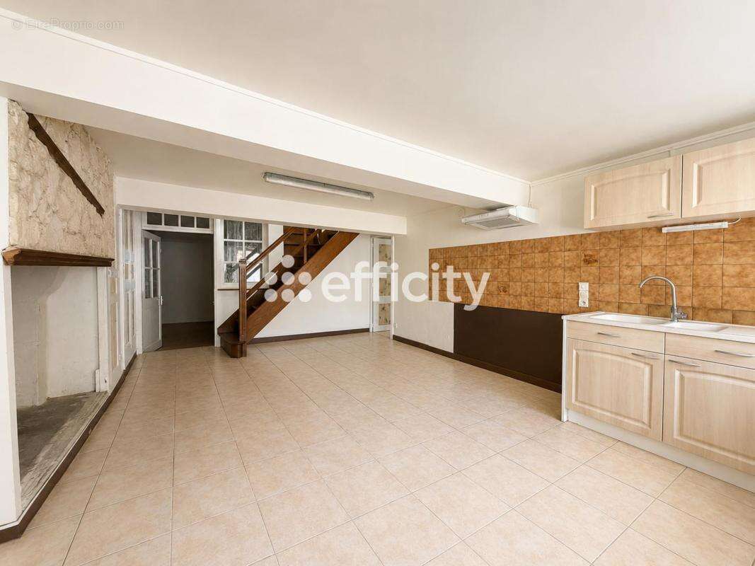 Maison 112 m² à Saint-Bris-Le-Vineux  - photo 3