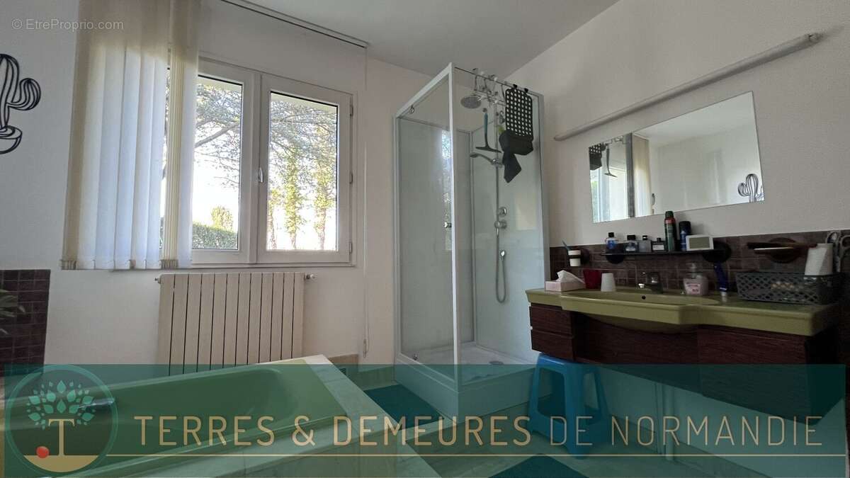Maison à PONTS-ET-MARAIS