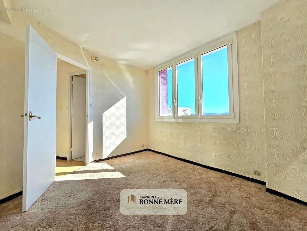 Appartement à MARSEILLE-14E