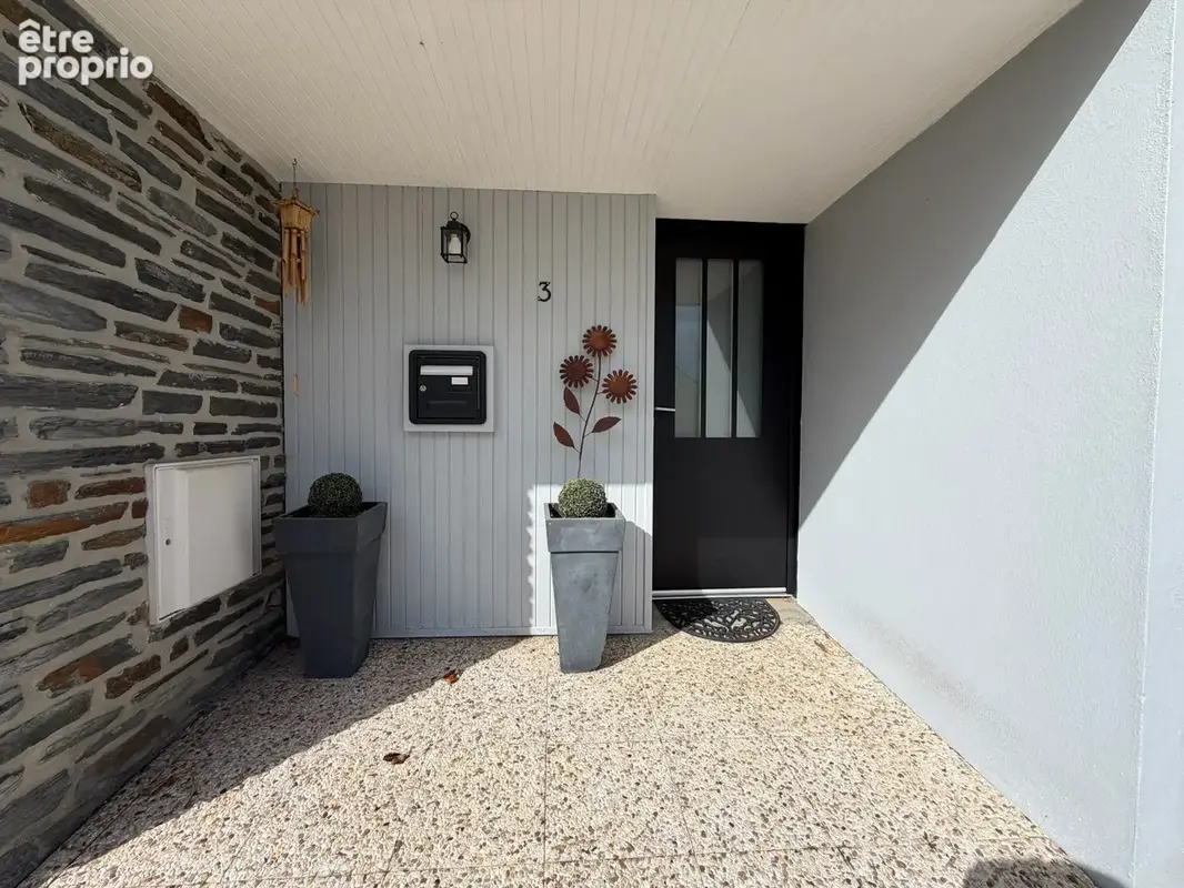 Bricquebec   pavillon entièrement rénové   3 chambres   garage   carport   superbes extérieurs - photo 3