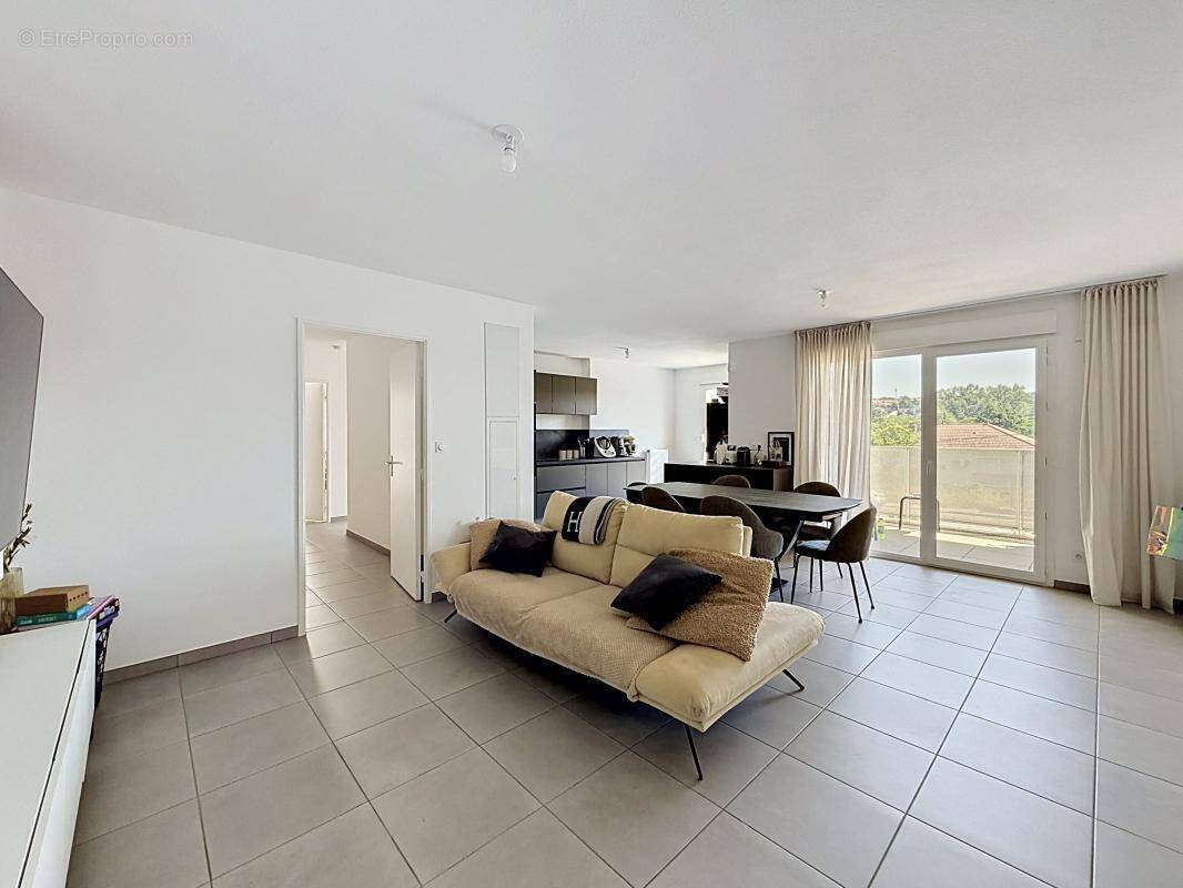 Appartement à GRIGNY