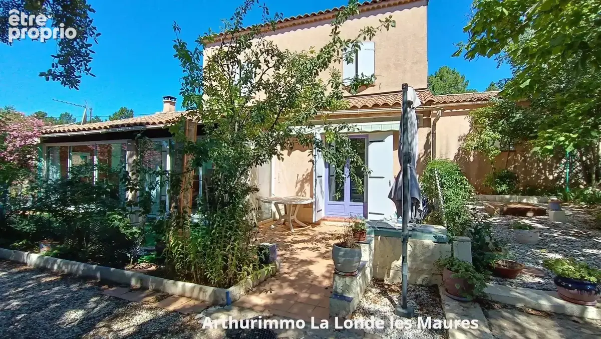 Maison T 6 grand jardin triple garage - photo 2
