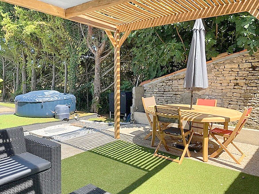 Maison à SAINT-JEAN-DE-LIVERSAY