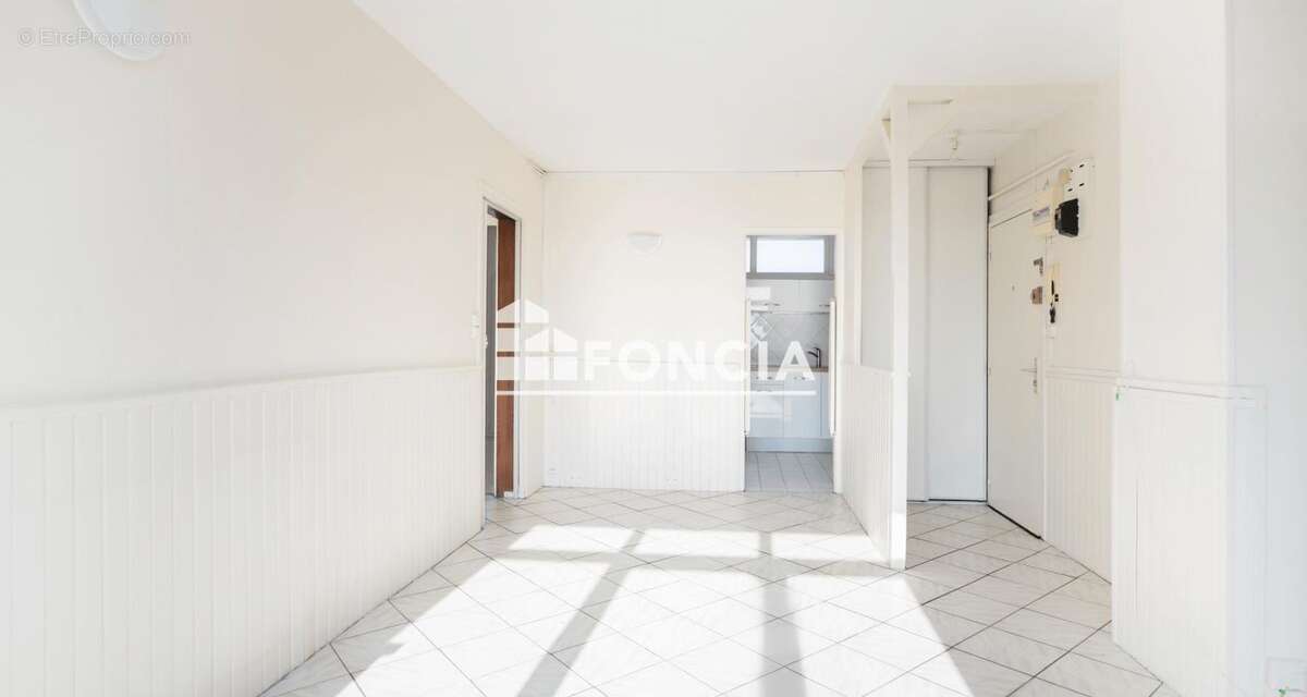 Appartement à SAINT-JEAN-DE-LA-RUELLE