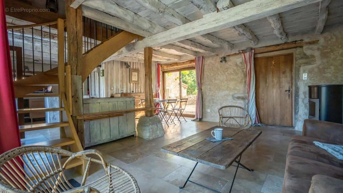 Secteur Figeac - Ravissante Maison de charme en pierre restaurée - photo 8