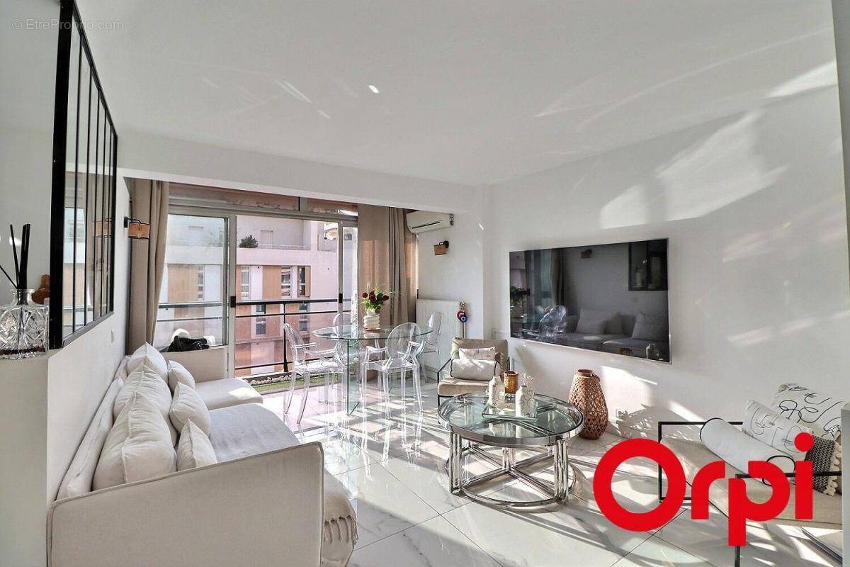 Appartement à MARSEILLE-2E