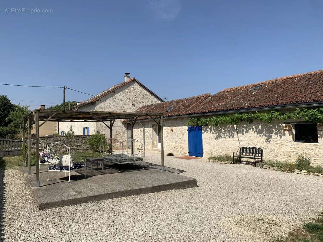 Maison à MAUPREVOIR