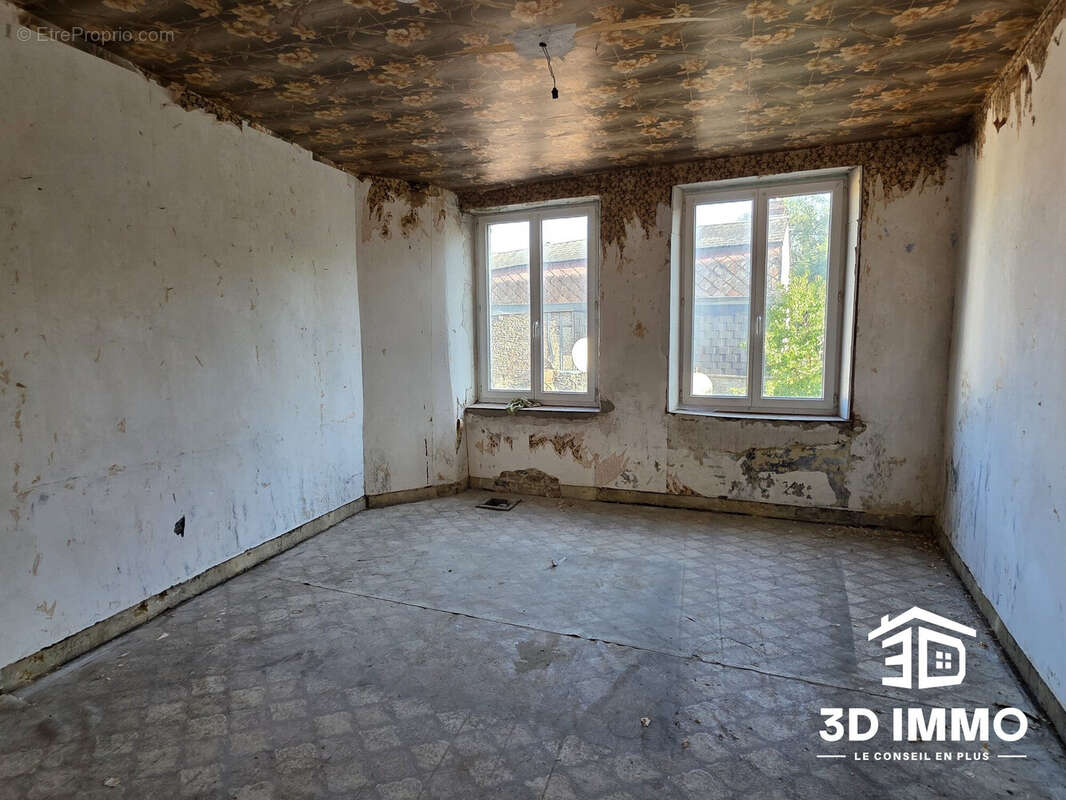 Maison à AVESNES-SUR-HELPE