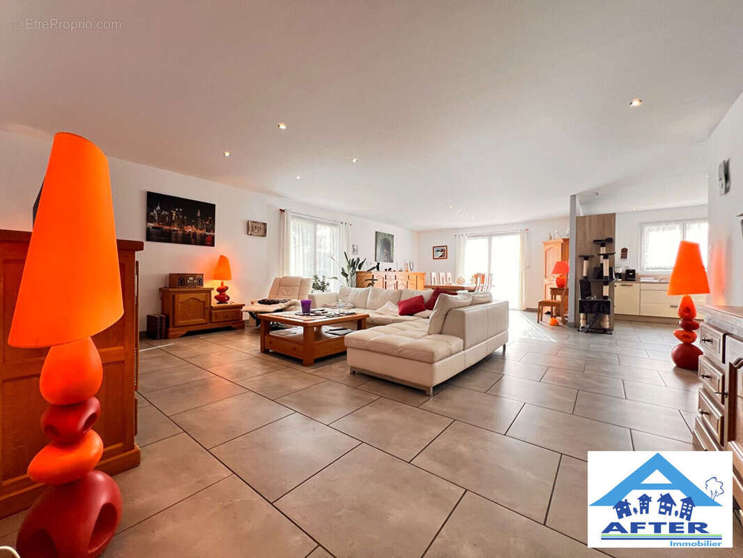 Maison à XERMAMENIL