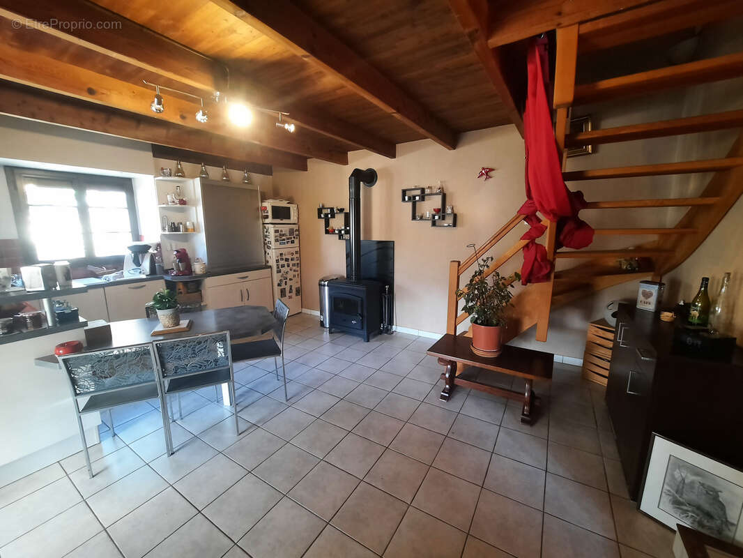 Maison à CUZORN