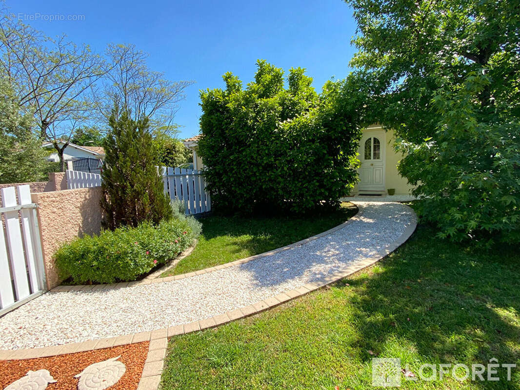 Maison à VILLENAVE-D'ORNON