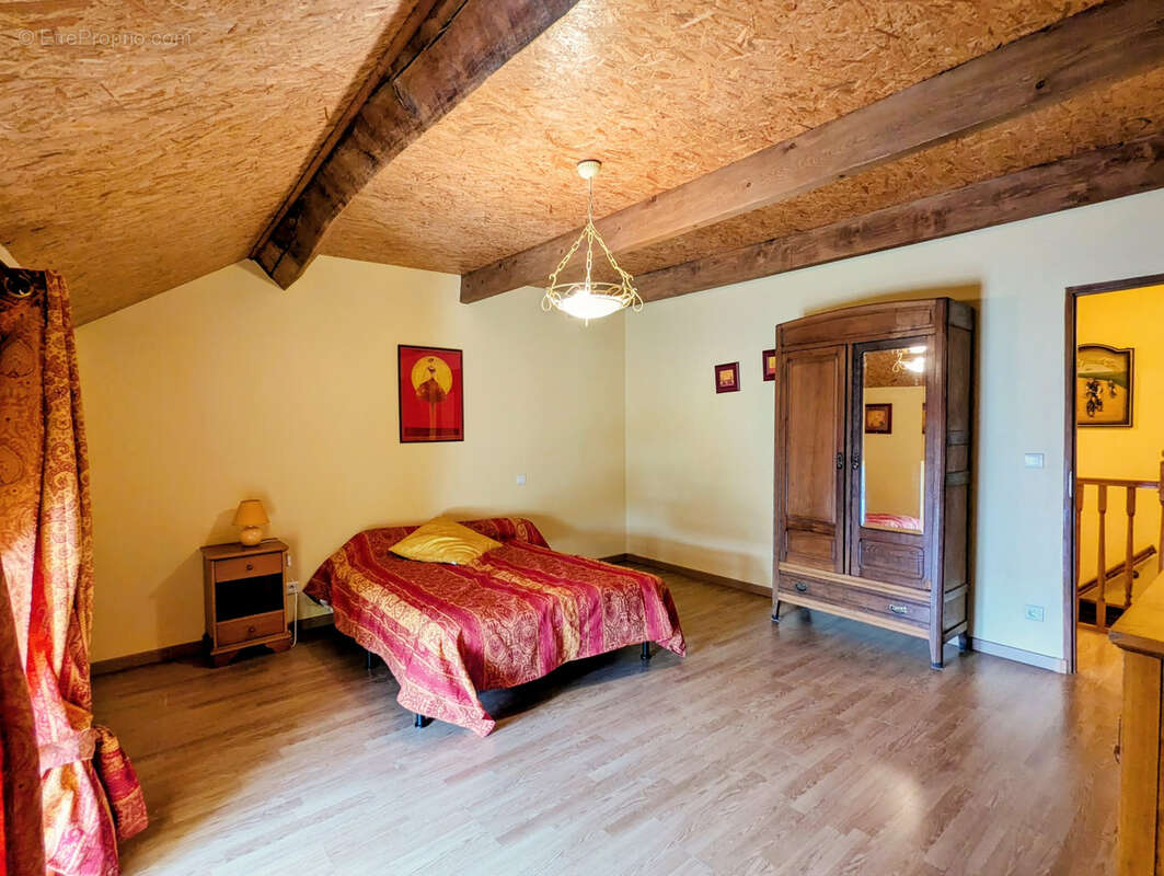 Belle et grande maison de village   128 m2 - photo 20