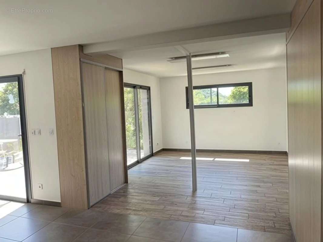 Maison de type villa accès PMR en RDC (uniquement) 3 chambres 500M2 terrain en centre de Remoulins - photo 9