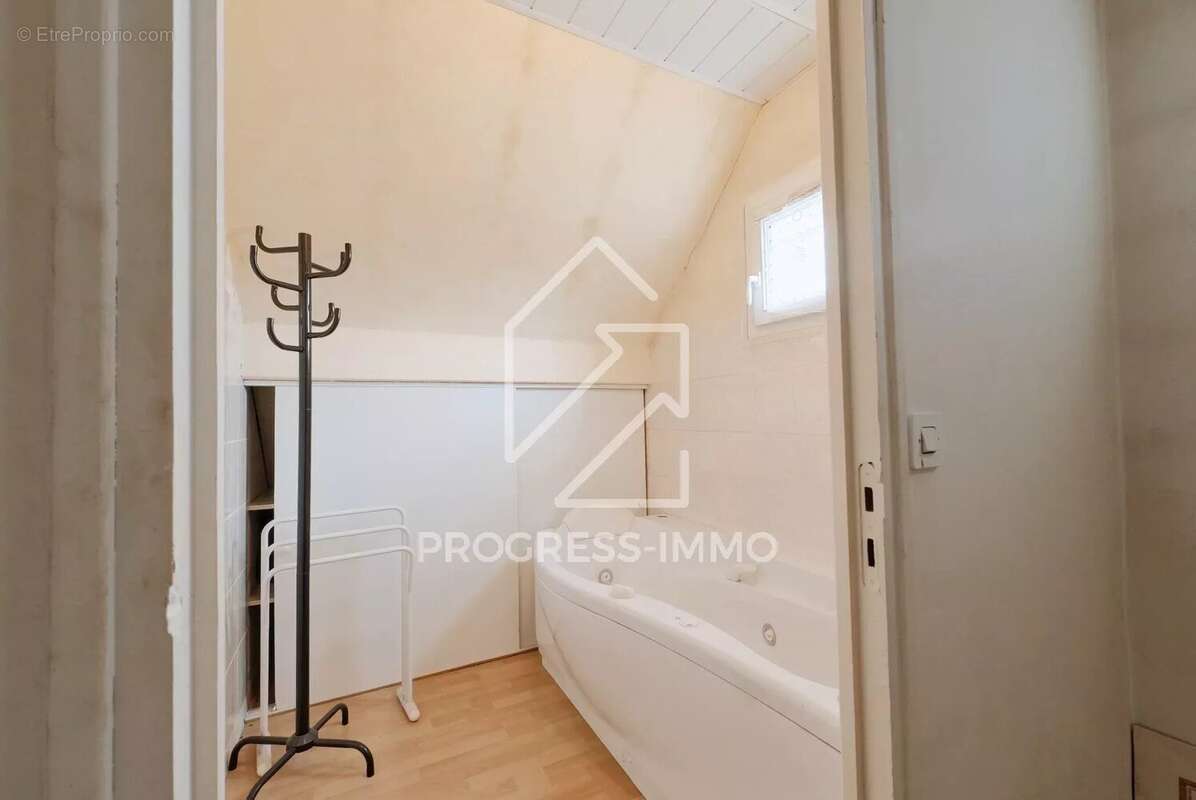 Maison à BRIE-COMTE-ROBERT