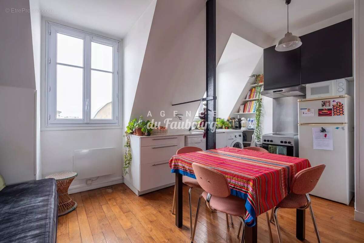 Appartement à PARIS-10E