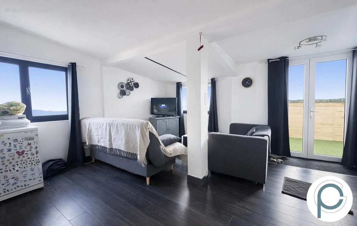 Maison à LE CASTELLET