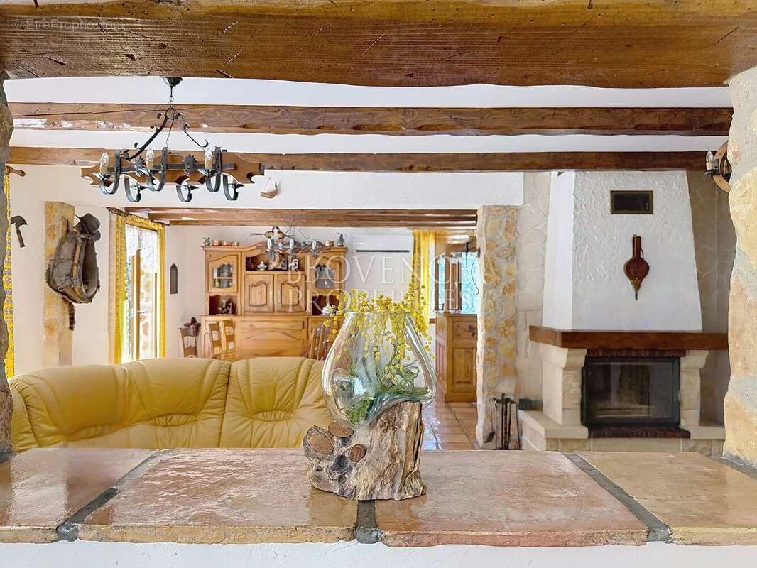Maison à ROUGIERS