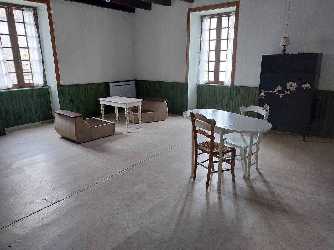 Maison à CHAMPNIERS-ET-REILHAC