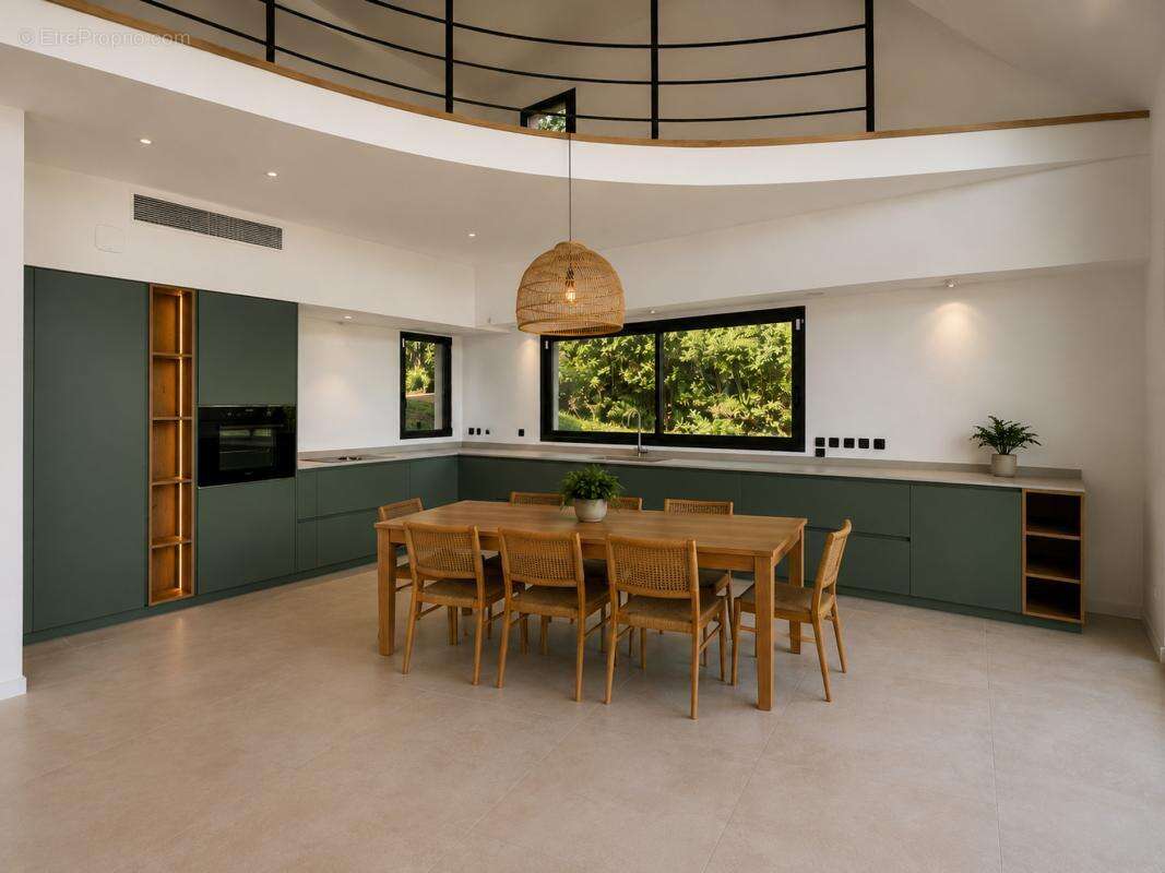Maison 200 m² à Valbonne  - photo 8