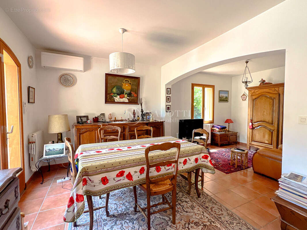 Maison Saint Pantaleon 5 pièce(s) 140 m2 - photo 6
