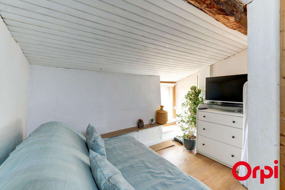 Maison à GREZIEU-LA-VARENNE