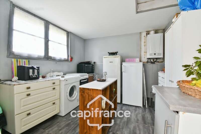 Maison à vendre de plain pied 5 pièces SAINT JEAN D'ANGELY (17) sur une parcelle de 1012m² - photo 26