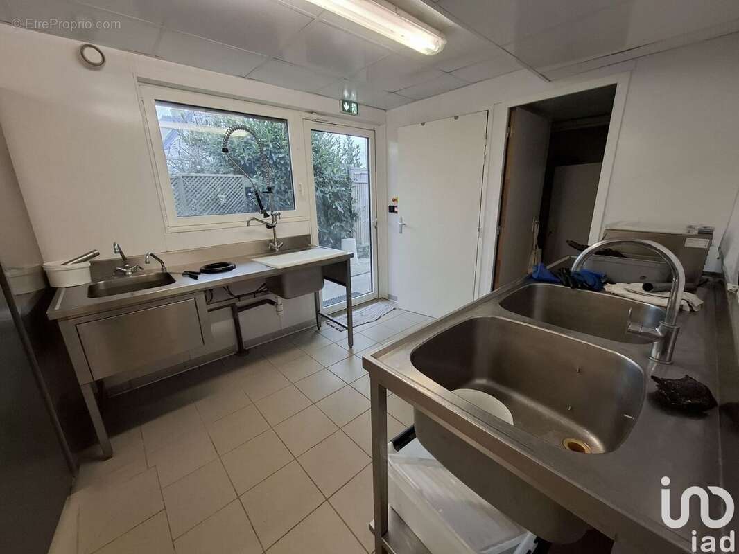 Photo 5 - Commerce à SAINT-VAAST-LA-HOUGUE