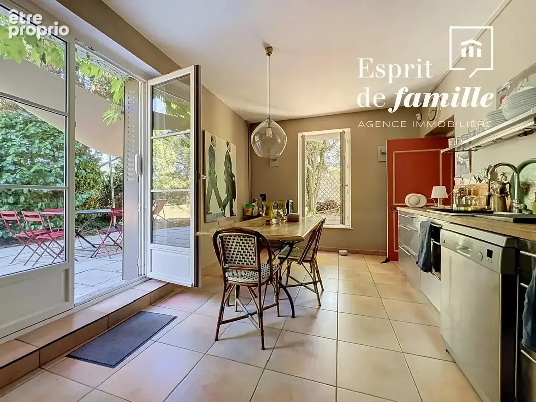 Ecully, demeure de charme 400m2 - photo 11