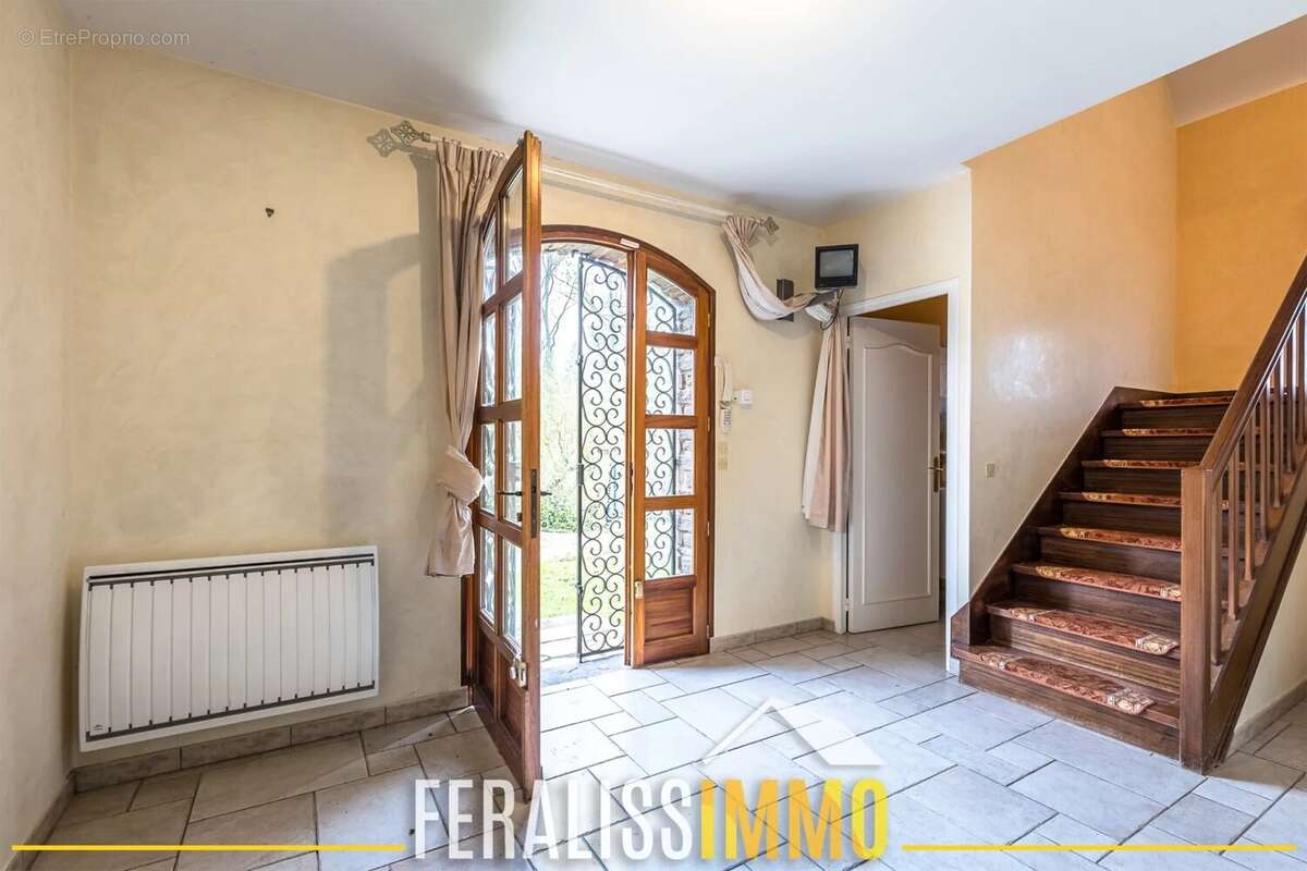 Maison à VAUX-SUR-SEINE