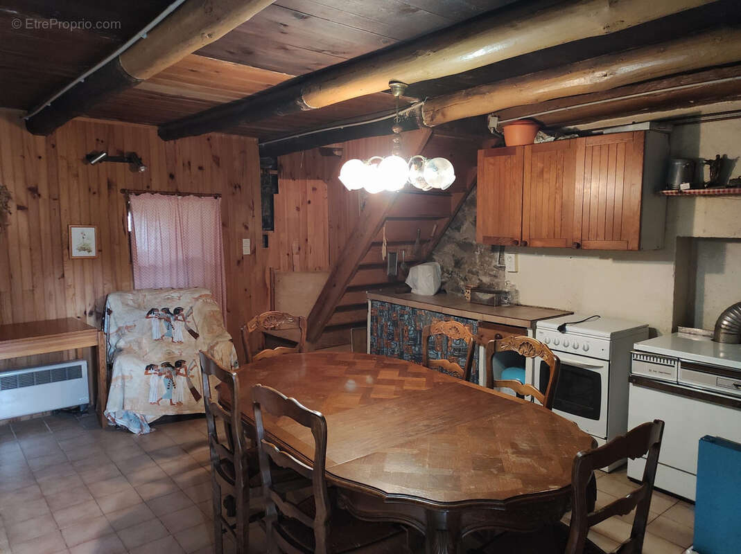 Maison à SAINT-JULIEN-DU-PINET