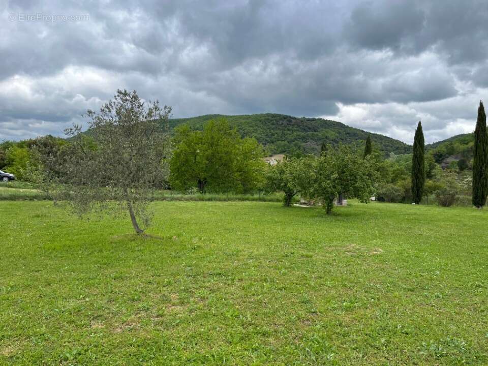 Terrain à VALVIGNERES