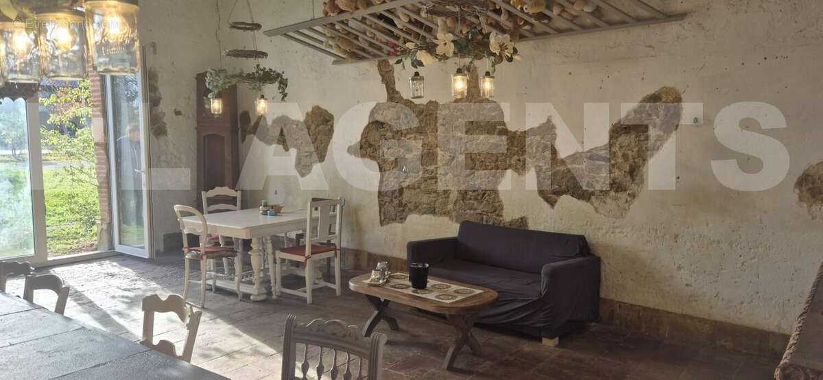 20251112_145018 - Maison à MAS-SAINTES-PUELLES