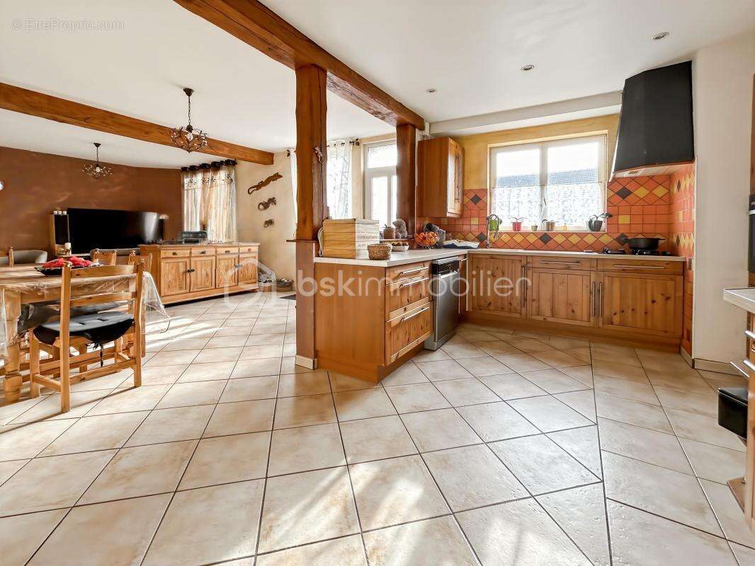 Maison à PONT-SUR-YONNE