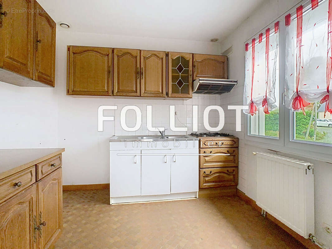 Maison à LE MESNIL-ROUXELIN