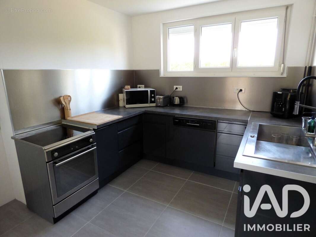 Maison 99 m² à Motteville  - photo 4