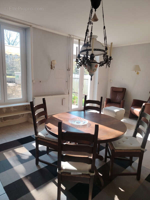 Maison à LAMORVILLE